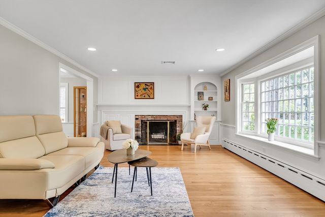8 Hawthorne, Winchester, MA 01890