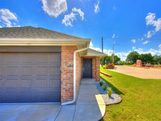 617 Kaeden Place B, Yukon, OK 73099