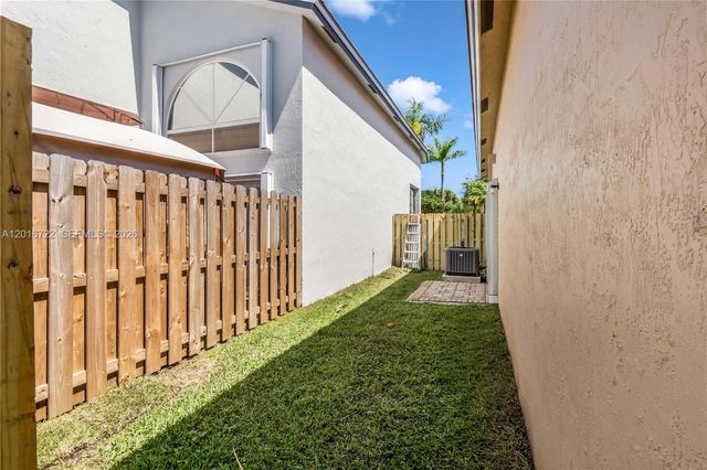 15472 SW 148th Ter 0, Miami, FL 33196