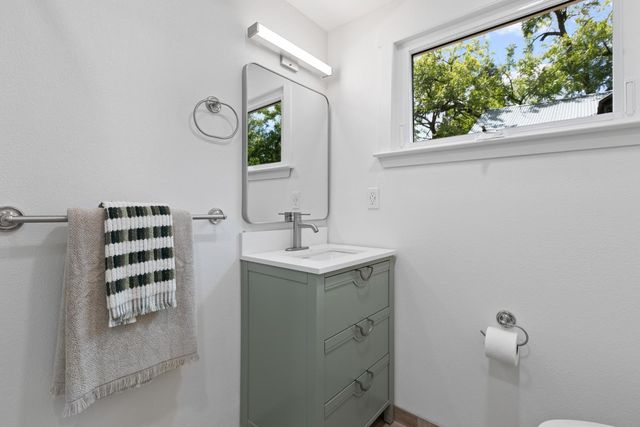 24484 Lowe St, Foresthill, CA 95631