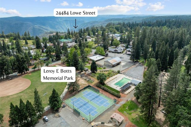 24484 Lowe St, Foresthill, CA 95631