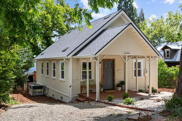 24484 Lowe St, Foresthill, CA 95631