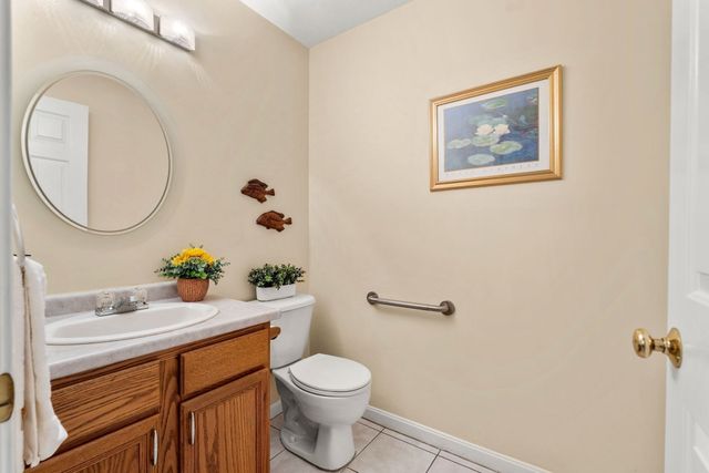 70 Fairway Dr 70, Tewksbury, MA 01876