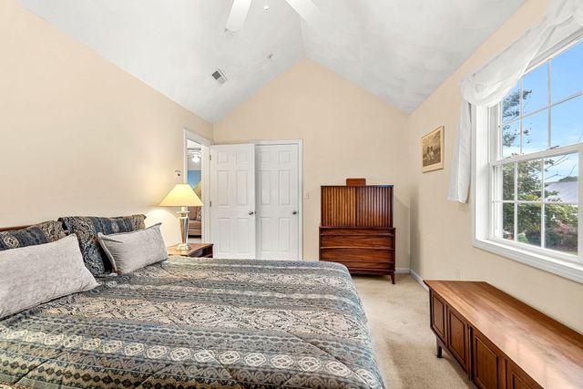 70 Fairway Dr 70, Tewksbury, MA 01876