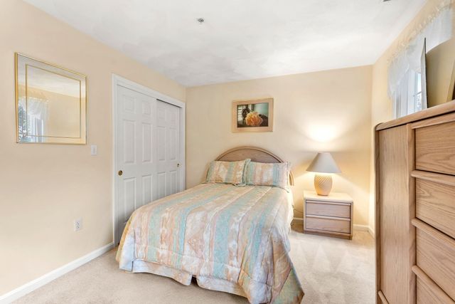 70 Fairway Dr 70, Tewksbury, MA 01876
