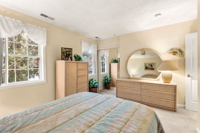 70 Fairway Dr 70, Tewksbury, MA 01876