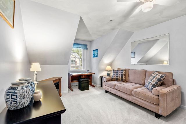 70 Fairway Dr 70, Tewksbury, MA 01876