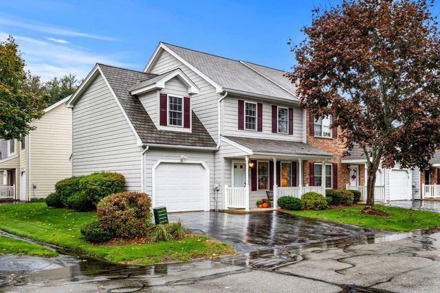 70 Fairway Dr 70, Tewksbury, MA 01876