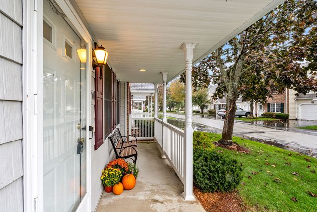 70 Fairway Dr 70, Tewksbury, MA 01876