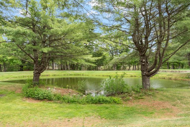 70 Fairway Dr 70, Tewksbury, MA 01876