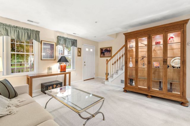 70 Fairway Dr 70, Tewksbury, MA 01876