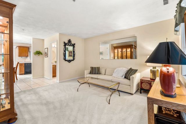 70 Fairway Dr 70, Tewksbury, MA 01876