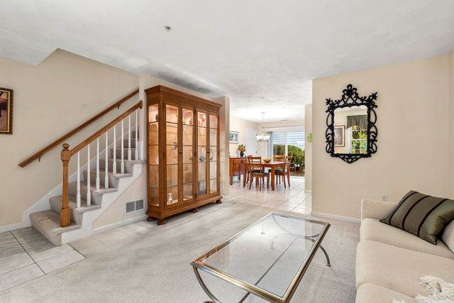 70 Fairway Dr 70, Tewksbury, MA 01876