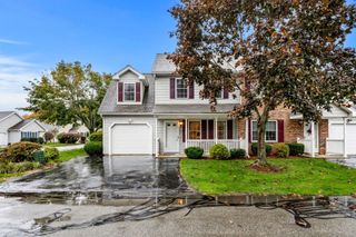 70 Fairway Dr 70, Tewksbury, MA 01876