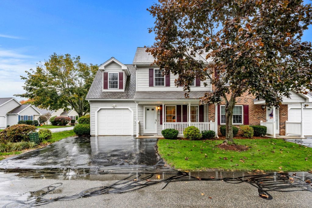 70 Fairway Dr 70, Tewksbury, MA 01876
