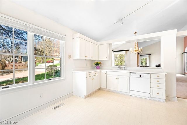 447 Armante Court, Akron, OH 44313