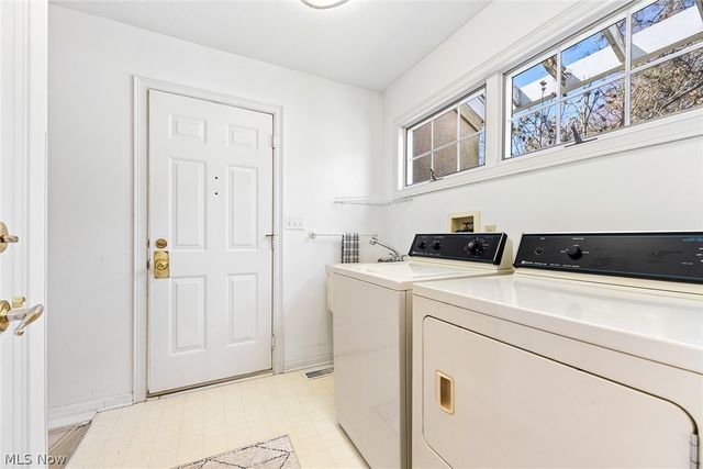 447 Armante Court, Akron, OH 44313