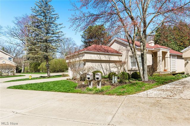 447 Armante Court, Akron, OH 44313