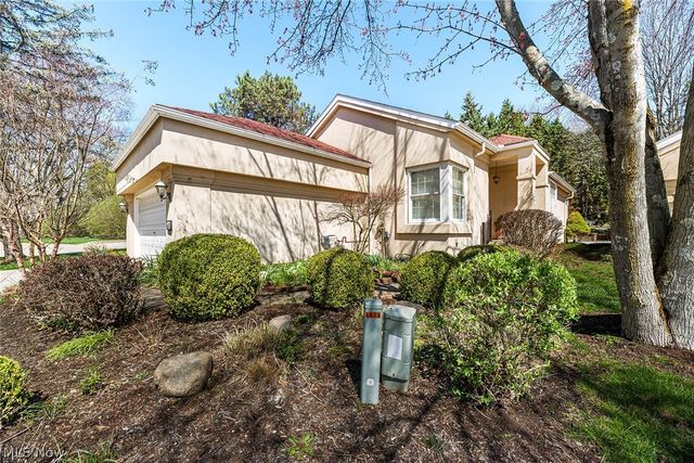 447 Armante Court, Akron, OH 44313