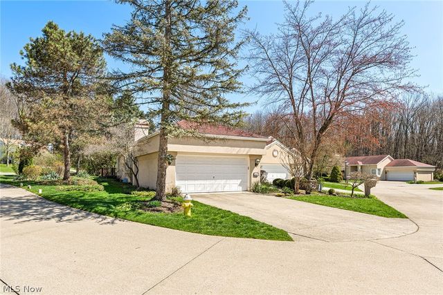 447 Armante Court, Akron, OH 44313