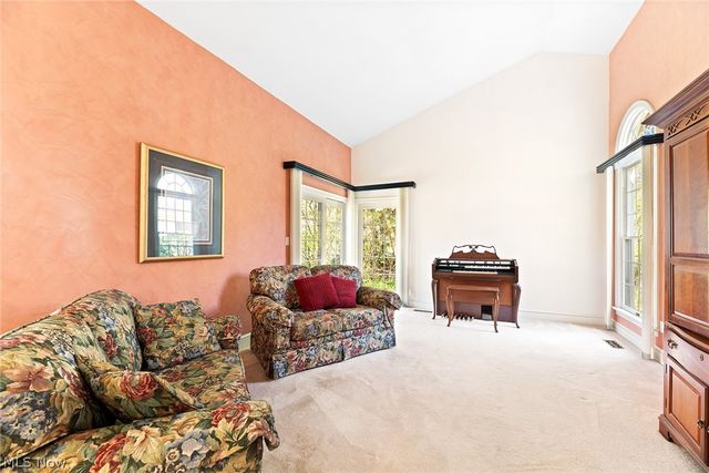 447 Armante Court, Akron, OH 44313