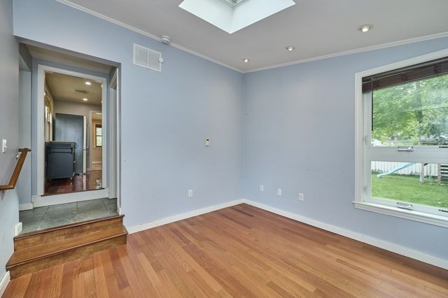 13 Forbes Ave, Burlington, MA 01803