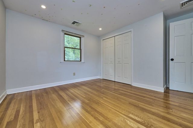 13 Forbes Ave, Burlington, MA 01803