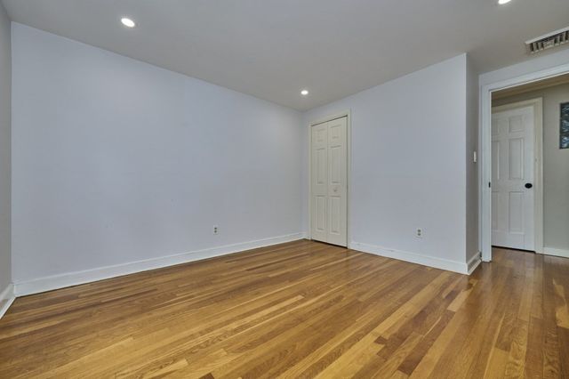 13 Forbes Ave, Burlington, MA 01803
