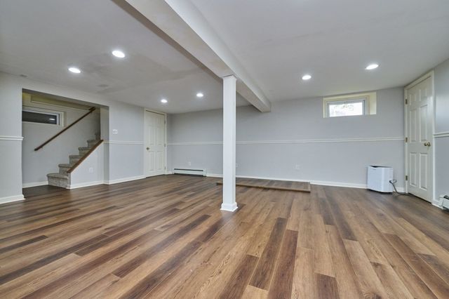13 Forbes Ave, Burlington, MA 01803
