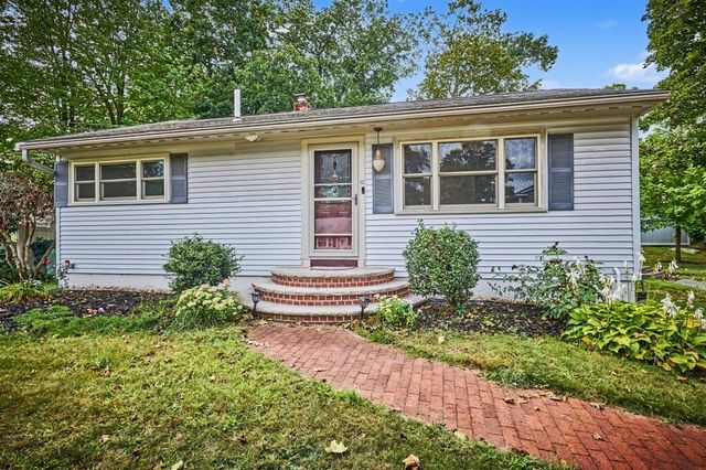13 Forbes Ave, Burlington, MA 01803