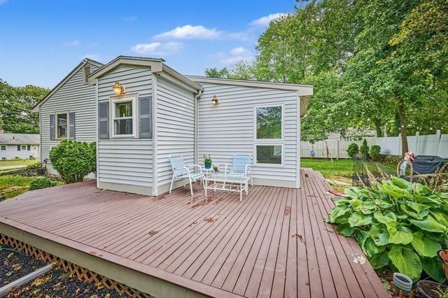 13 Forbes Ave, Burlington, MA 01803