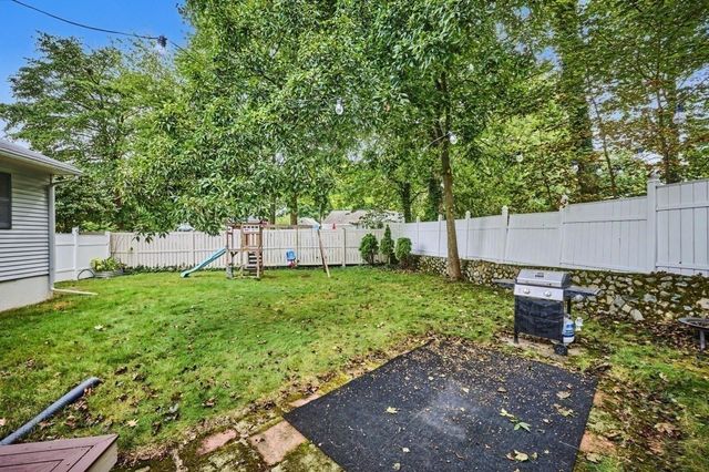 13 Forbes Ave, Burlington, MA 01803