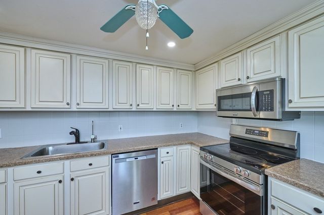 13 Forbes Ave, Burlington, MA 01803