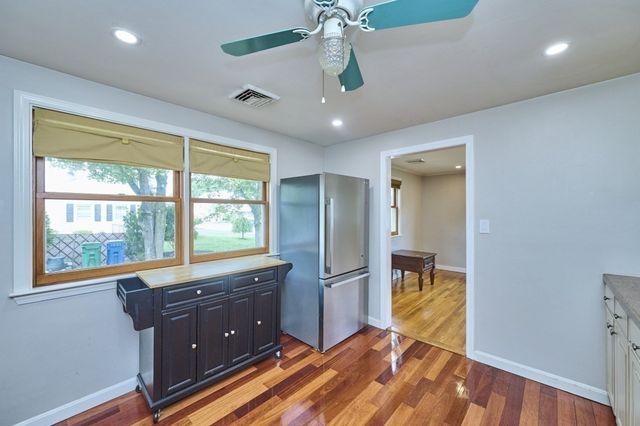 13 Forbes Ave, Burlington, MA 01803