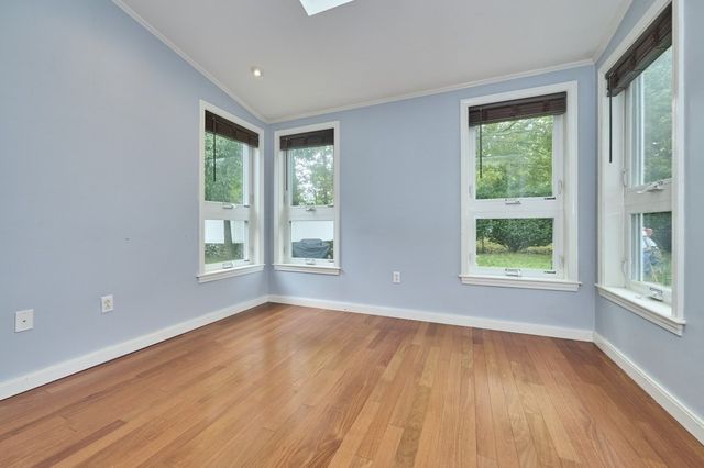 13 Forbes Ave, Burlington, MA 01803