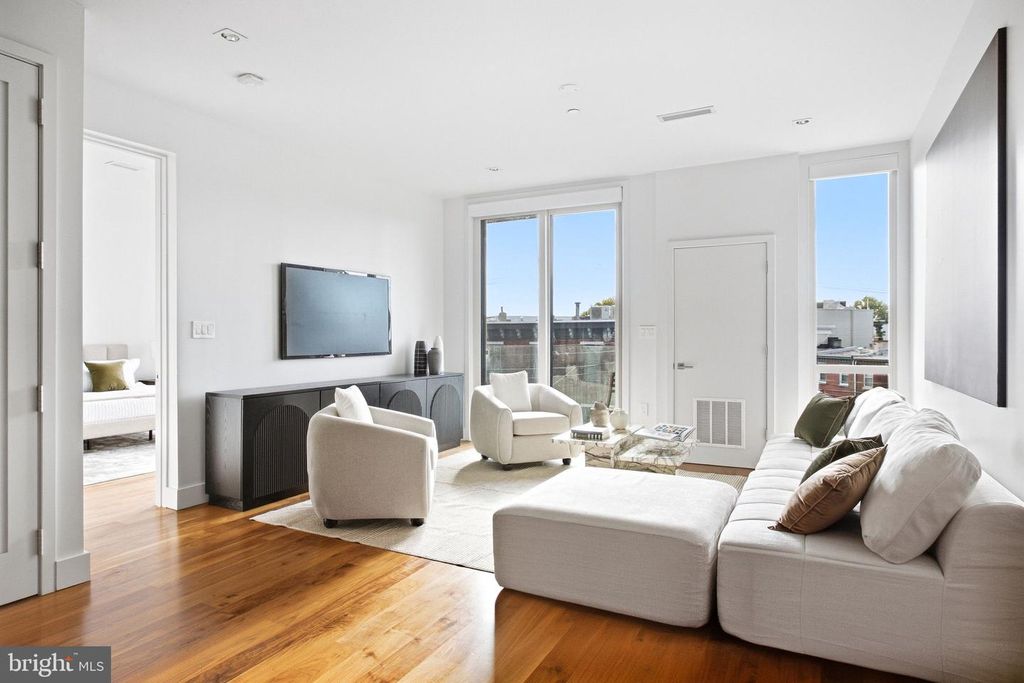 2301 BAINBRIDGE ST #308, Philadelphia, PA 19146 — photo 4