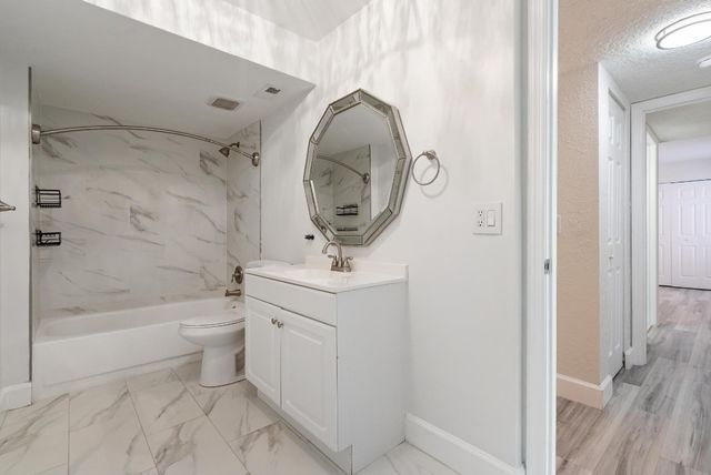 7780 Courtyard Run, Boca Raton, FL 33433