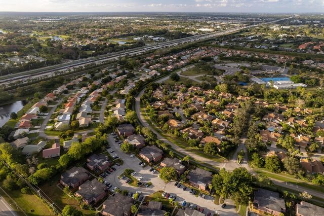 7780 Courtyard Run, Boca Raton, FL 33433