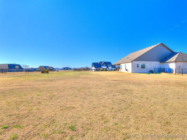 29424 E 104th Street S, Coweta, OK 74429