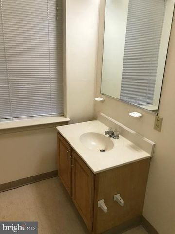 1330 DERRY ST, Harrisburg, PA 17104