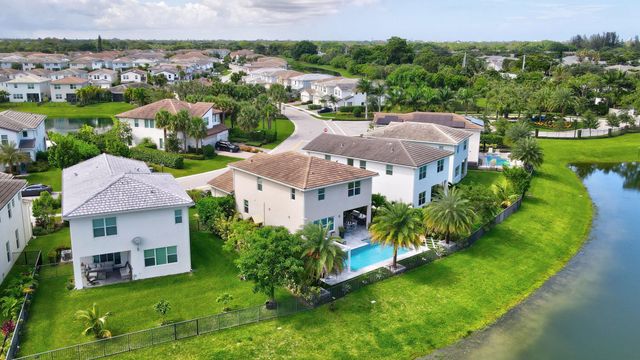 990 Veleiros Boulevard, Deerfield Beach, FL 33064