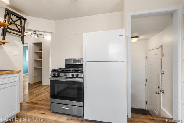 863 Harrison Boulevard, Lincoln Park, MI 48146