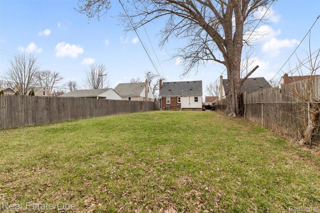 863 Harrison Boulevard, Lincoln Park, MI 48146