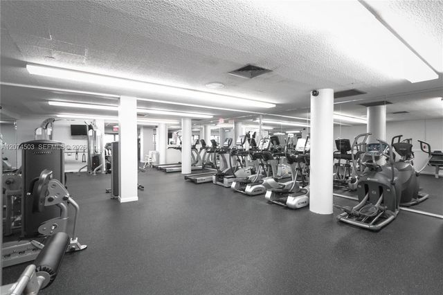 1985 S Ocean Drive 17K, Hallandale Beach, FL 33009