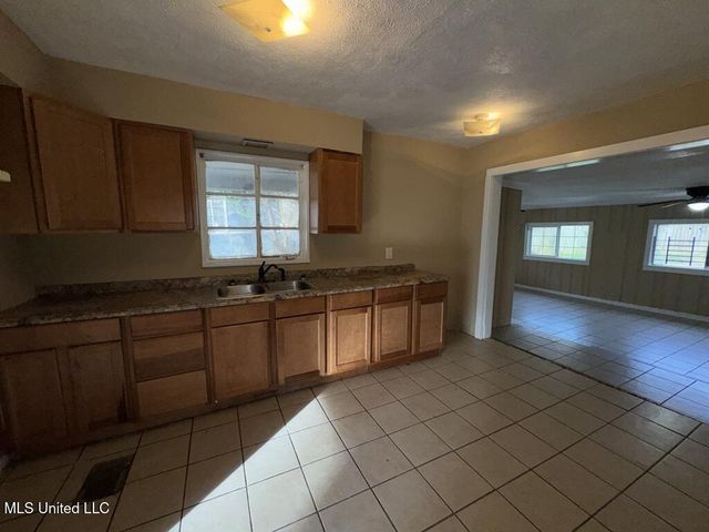 2704 Shannon Street, Jackson, MS 39212