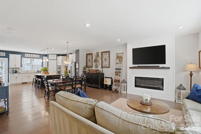 18017 Nolita Lane, Charlotte, NC 28204