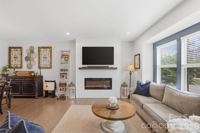 18017 Nolita Lane, Charlotte, NC 28204