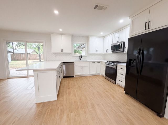 1515 Cherokee Street, Arlington, TX 76012