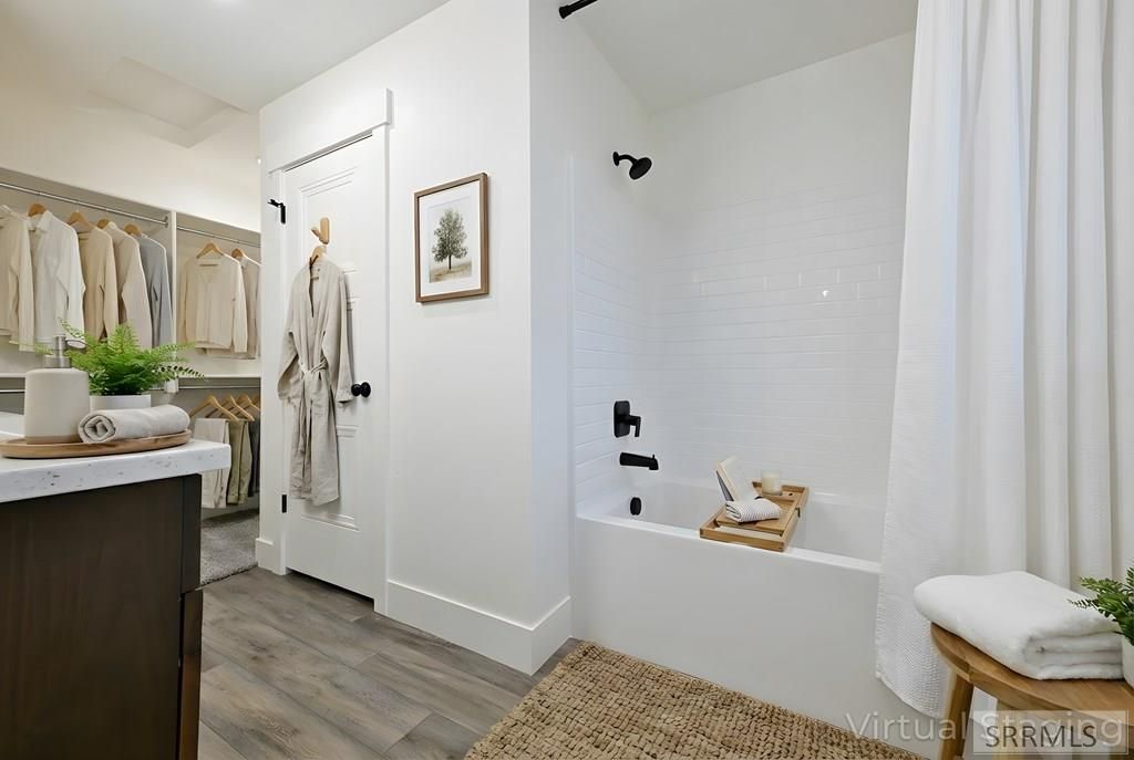 Image 13 of property listing at 4612 Lanai Court, Ammon, ID 83406