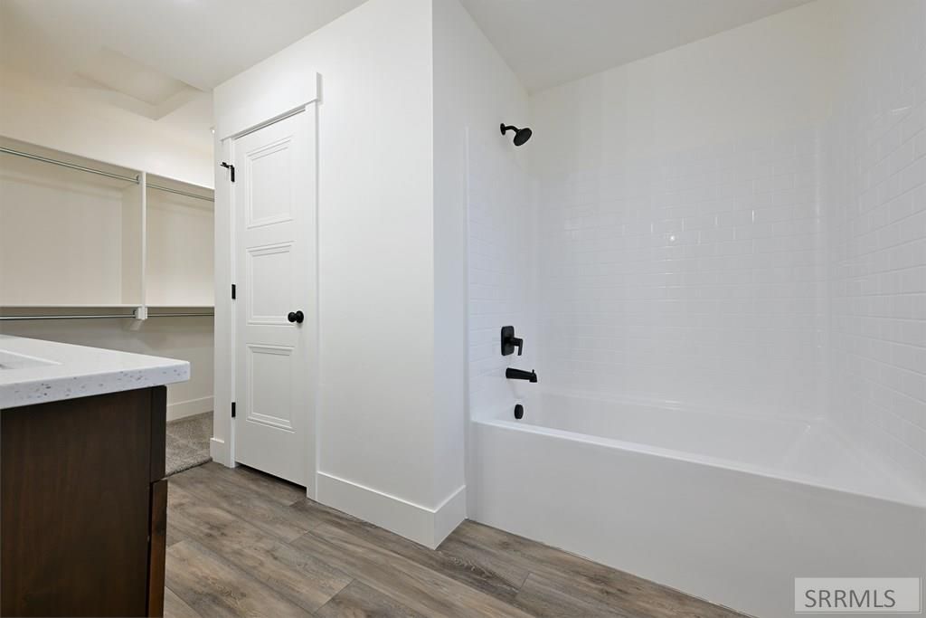 Image 14 of property listing at 4612 Lanai Court, Ammon, ID 83406